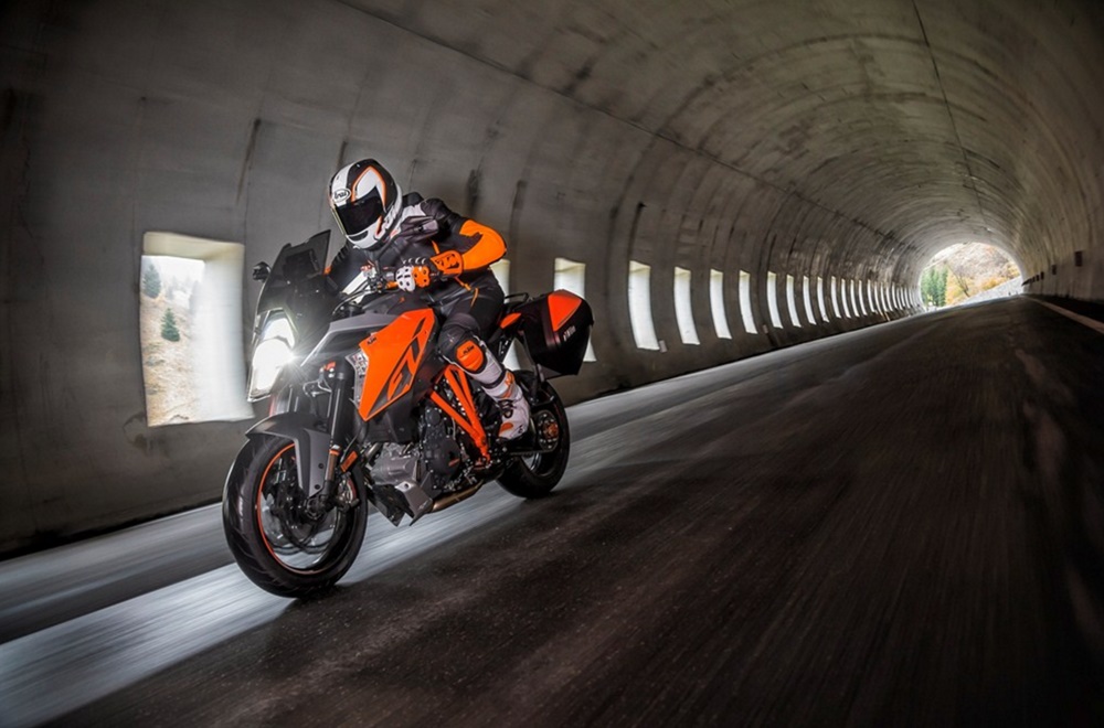 Супермото KTM 1290 super Duke